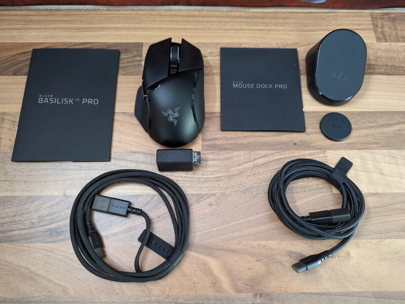 dock QI v3 gamingmouse Pro wireless charging Razer basilisk Mouse.jpg